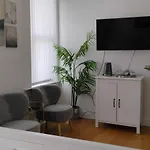 Charming Six Bedroom Townhouse Citystay Close To City Centre